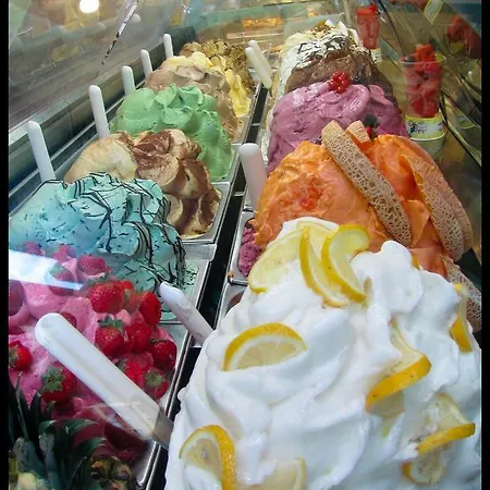 Moon House فندق مبيت وإفطار كالياري