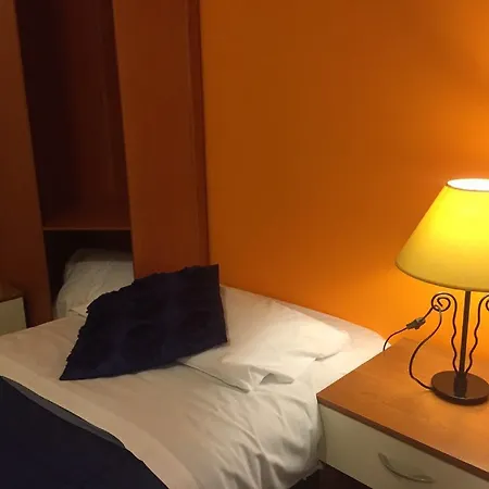 Moon House * 卡利亚里