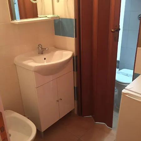 Moon House فندق مبيت وإفطار كالياري