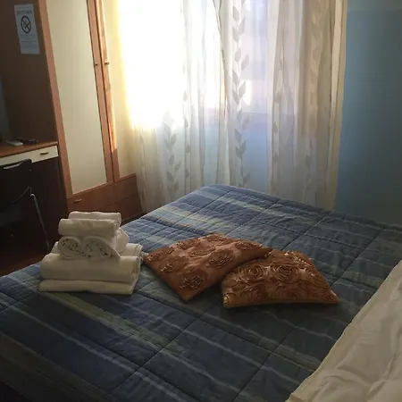 Moon House فندق مبيت وإفطار كالياري