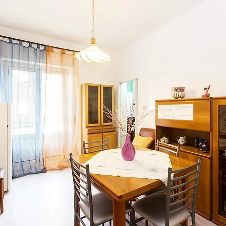 Moon House فندق مبيت وإفطار كالياري